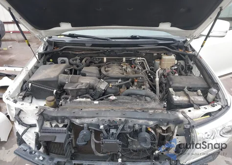 2015 Toyota Land Cruiser V8 from USA, damaged, VIN JTMHY7AJ3F4033927